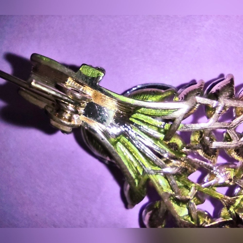 Lavender Flowers Bouquet Brooch - Picture 9 of 10